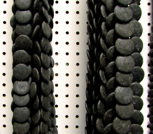 Lava Linse 30x6mm diagonal gebohrt - schwarz - 1 Strang ca. 40cm