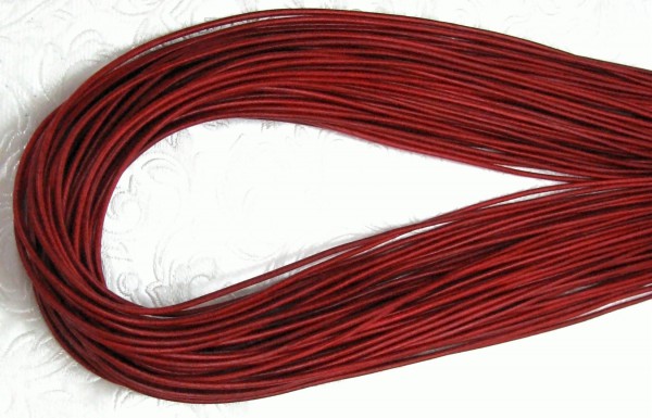 Lederband 2mm rund - 1 Meter Rinderleder - rot - aus deutscher Produktion