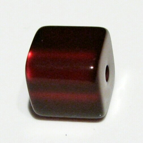 Polariswürfel 8mm bordeaux glänzend- Kleinloch