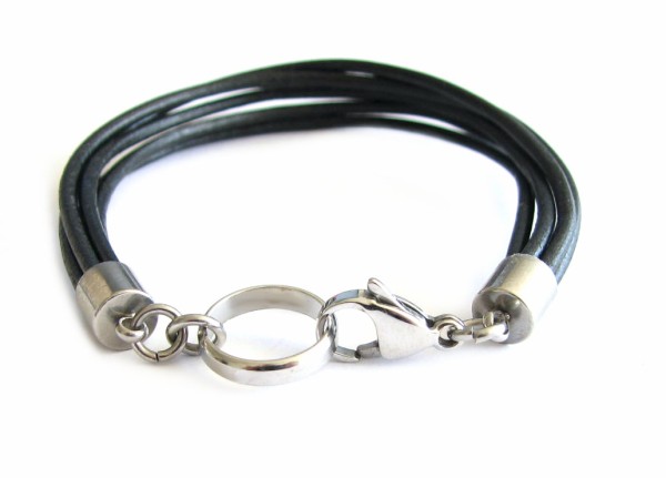 Leather bracelet with stainless steel clasp - in different lengths - black