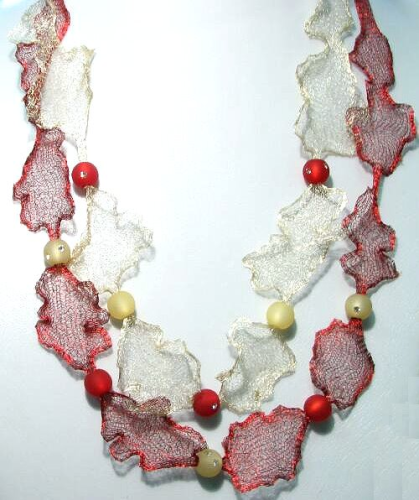Exklusives Gewebeband-Collier in rot - champagner