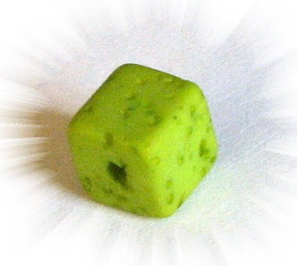 Polaris Gala sweet cube 8 mm green – small hole