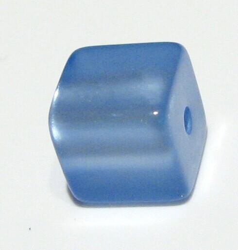 Polaris cube 6 mm sky blue glossy – small hole