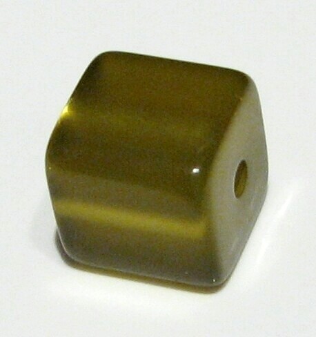 Polariswürfel 8mm olive glänzend- Kleinloch