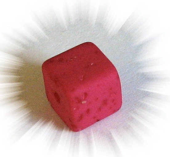 Polaris Gala sweet cube 8 mm blackberry – small hole