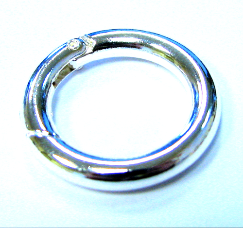 Clip ring around 25 mm platinum colored