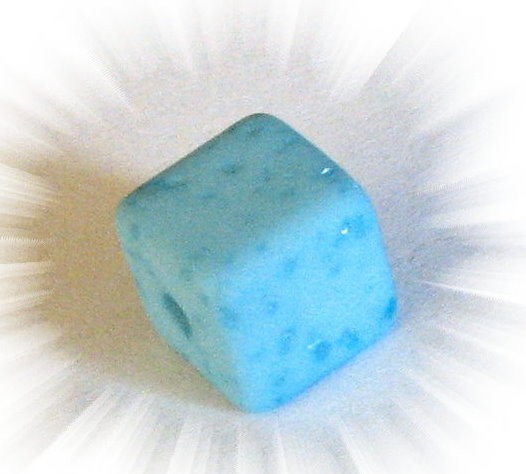 Polaris Gala sweet cube 8 mm – light turquoise – small hole