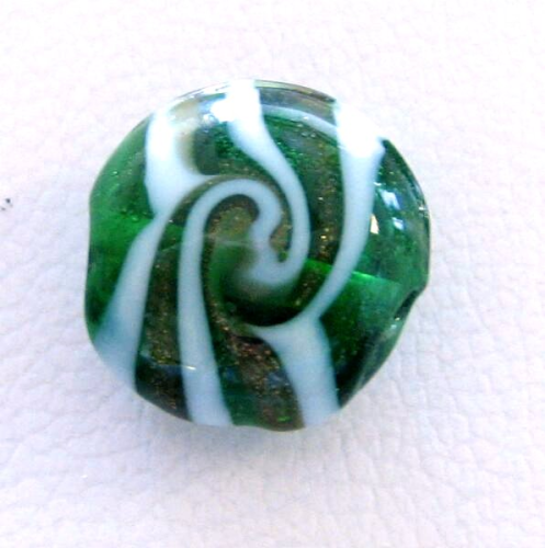 Discus made of glass 15x9mm, basic colour: Green