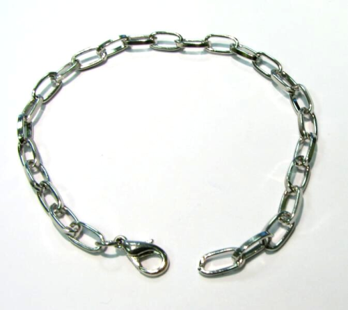 Coarse link bracelet with lobster claw clasp closure available in 19 + 21 cm