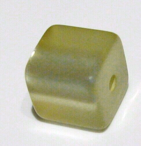 Polaris cube 6 mm light khaki glossy – small hole
