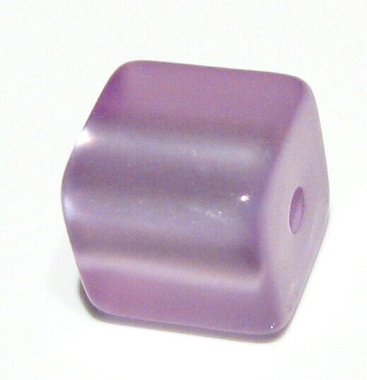 Polaris cube 6 mm light purple glossy – small hole