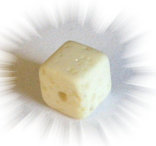 Polaris Gala sweet cube 8 mm champagne – small hole