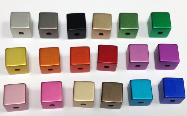 Aluminum cube anodised 8x8 mm – 18 pieces in different colors