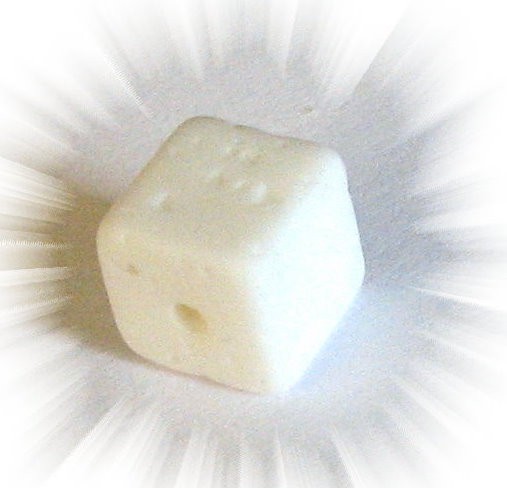 Polaris Gala sweet cube 8 mm white – small hole